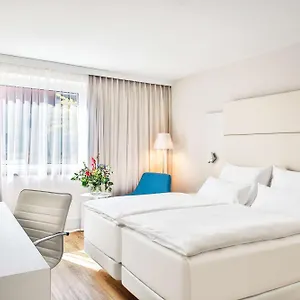 מלון Nh Vienna Airport Conference Center